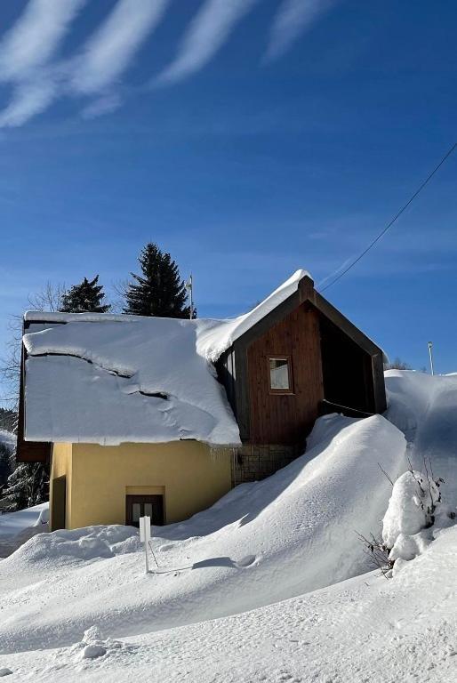 Garage Harrachov Leilighet Eksteriør bilde