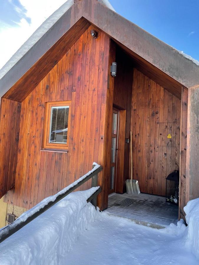 Garage Harrachov Leilighet Eksteriør bilde